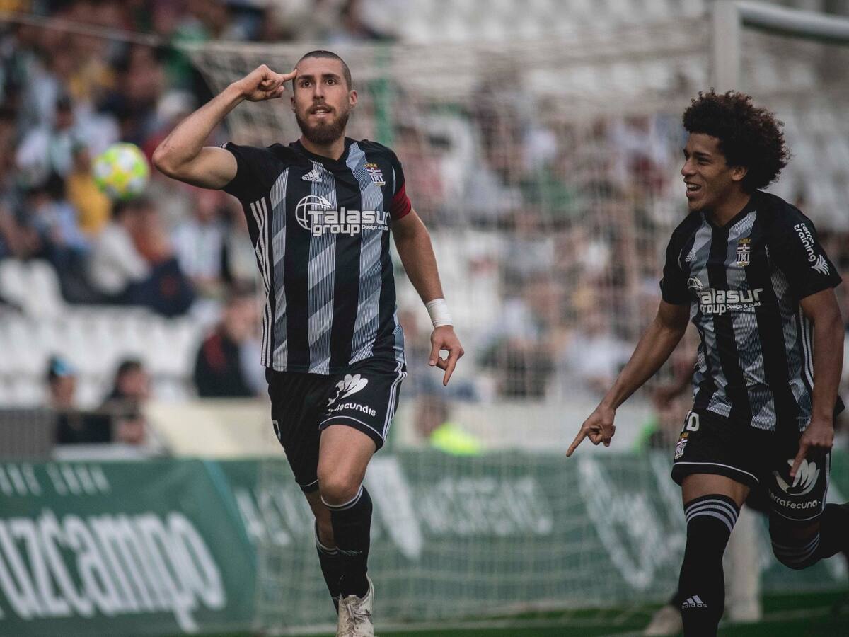 Andújar deja por sorpresa el Efesé y se marcha al extranjero