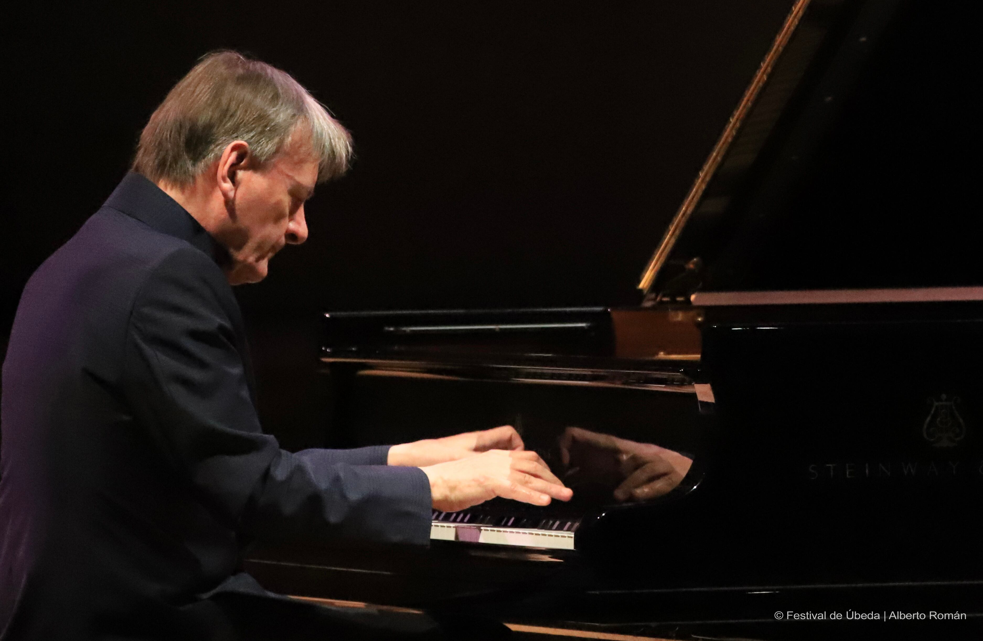 El piano de Sir Stephen Hough protagoniza la tercera semana del Festival de Úbeda