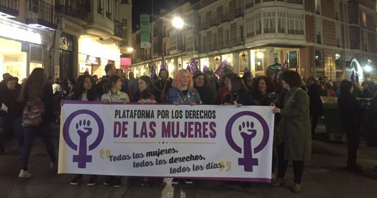 Imagen de archivo de una movilización de la Plataforma por los Derechos de las Mujeres de Palencia