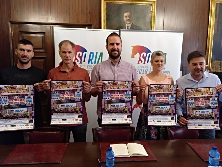 Andrés, Antón, Hernández, Comas y Munilla, durante la presentación de la cita atlética.