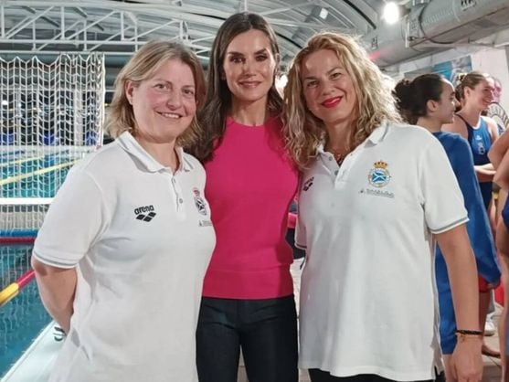 La Reina Letizia junto a Astrid Álvarez, el pasado sábado (Real Canoe).