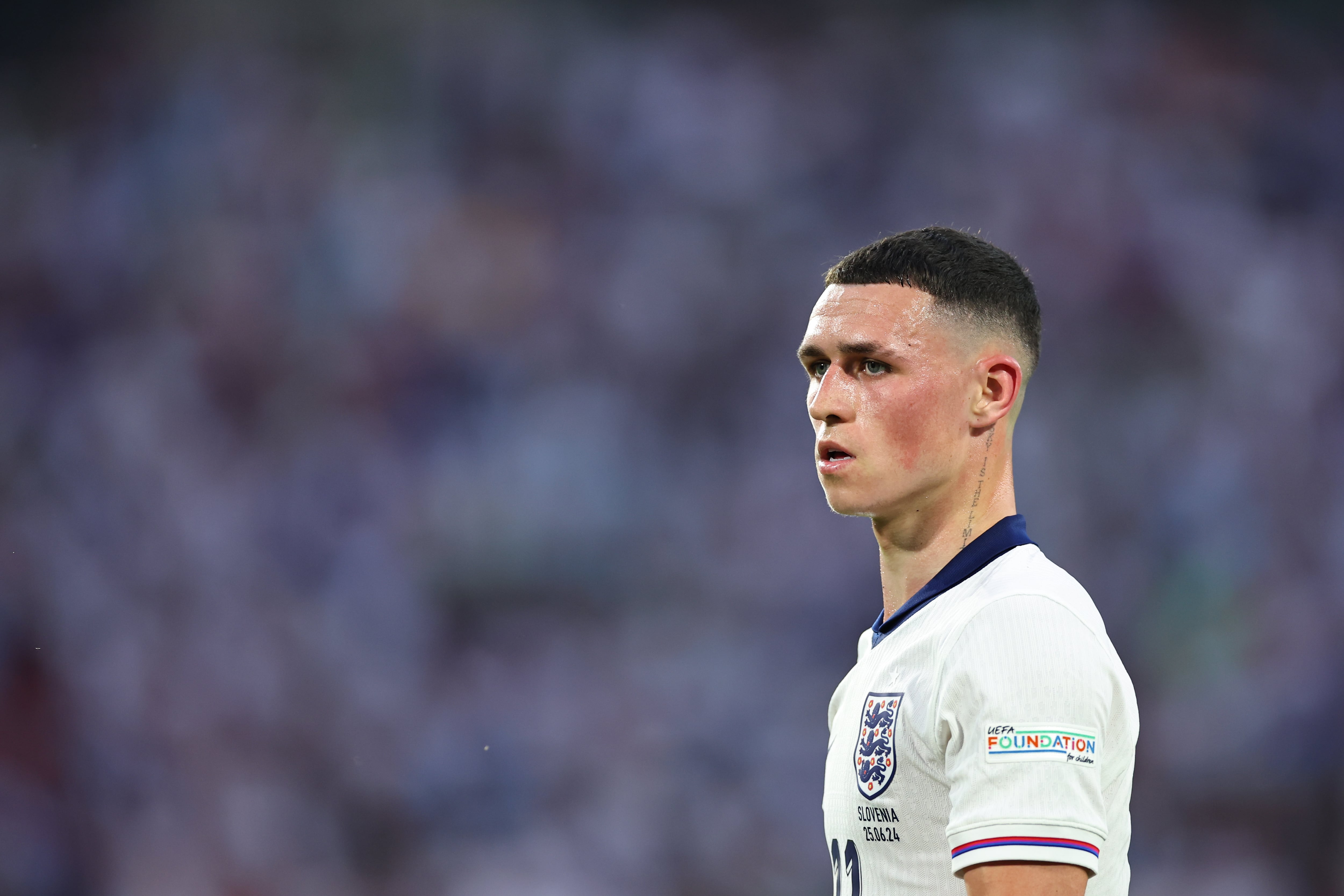 Phil Foden defendiendo la camiseta de Inglaterra en la Euro 2024