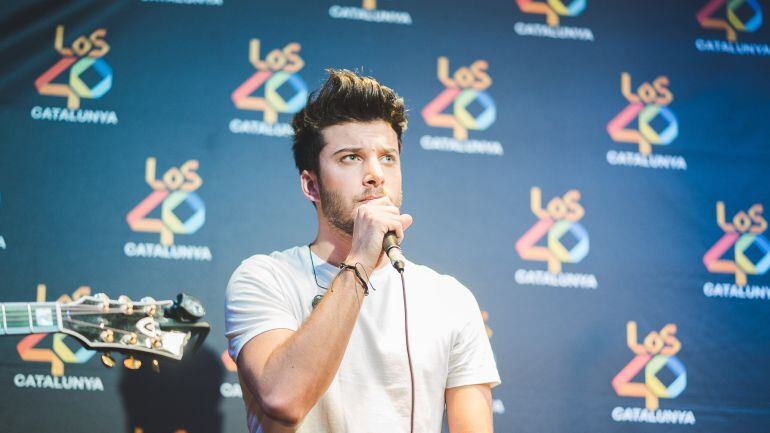 Blas Cantó a l'estudi Toresky de Ràdio Barcelona