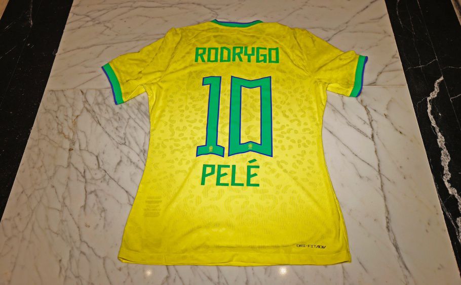 Brasil homenajea a Pelé con su nombre debajo del dorsal. En la imagen, la de Rodrygo, que estrena el &#039;10&#039; (Confederación brasileña de fútbol).