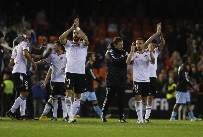 16/12/14 PARTIDO VUELTA  DIECISEISAVOS  COPA DEL REY 
 VALENCIA CF - RAYO VALLECANO 
 ALEGRIA SALUDOS NEGREDO 