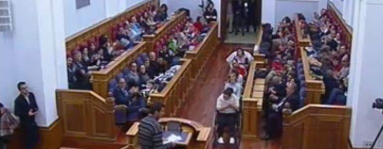 Las Cortes de Castilla-La Mancha han celebrado un pleno especial en el que han intevenido diferentes representantes de asociaciones de Toledo