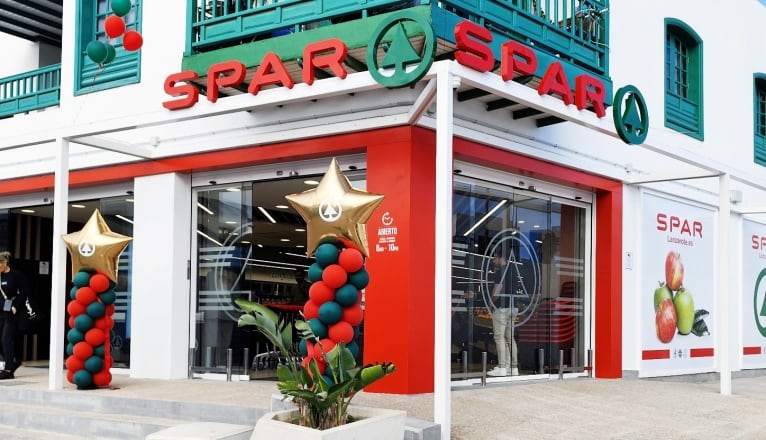 SPAR reabre su Supermercado Aljibes en Playa Blanca.