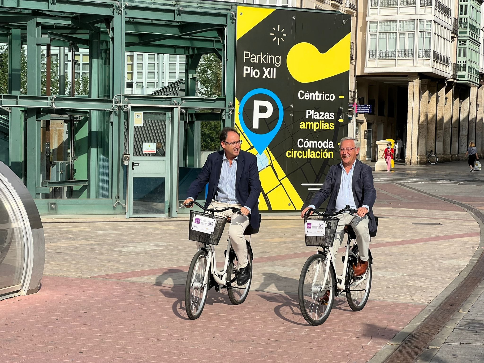 Alfonso Polanco y Juan Antonio Marcos en la presentación del nuevo servicio de bicicletas municipal