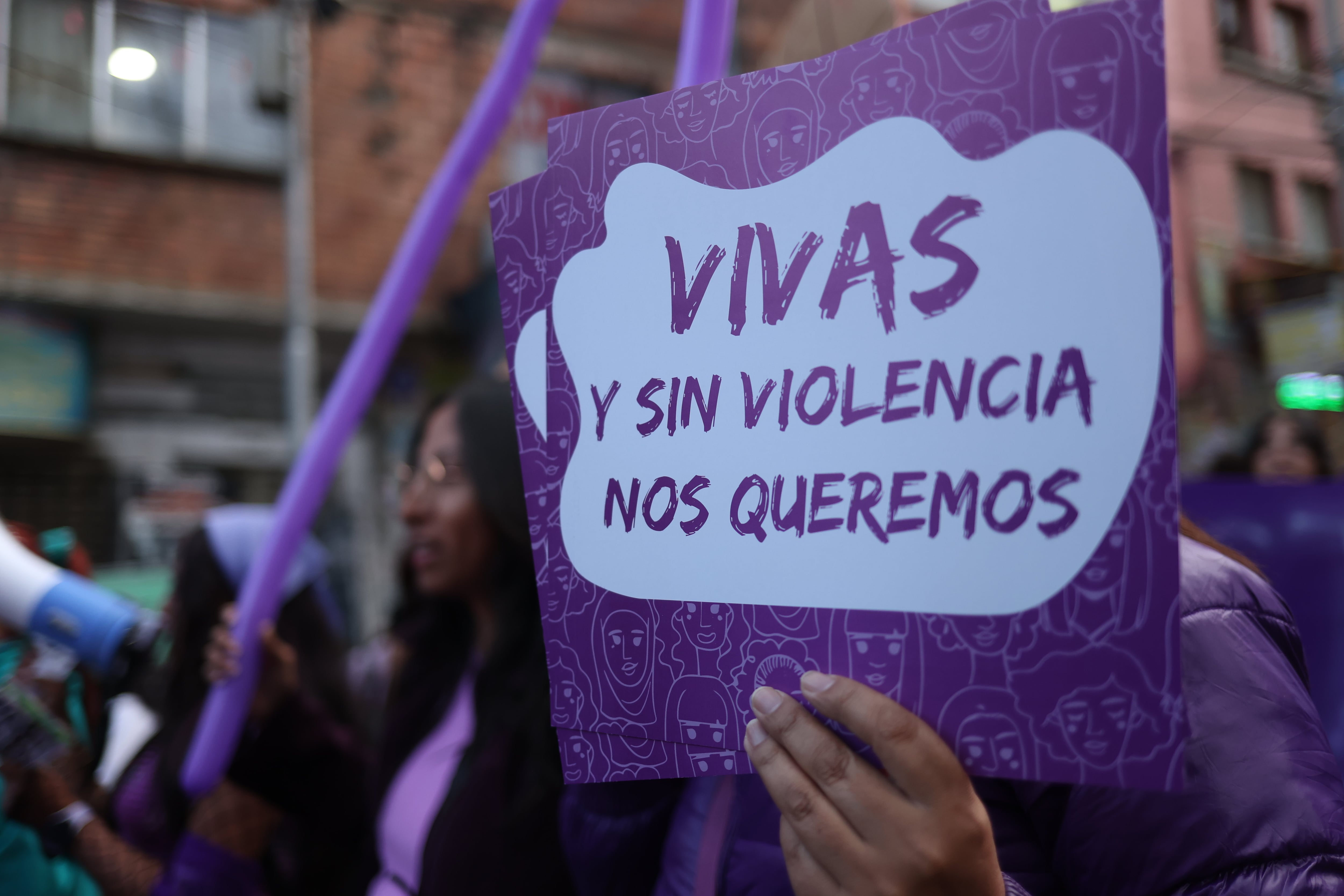 Fotografía de un letrero durante una marcha por el Día Internacional de la Mujer