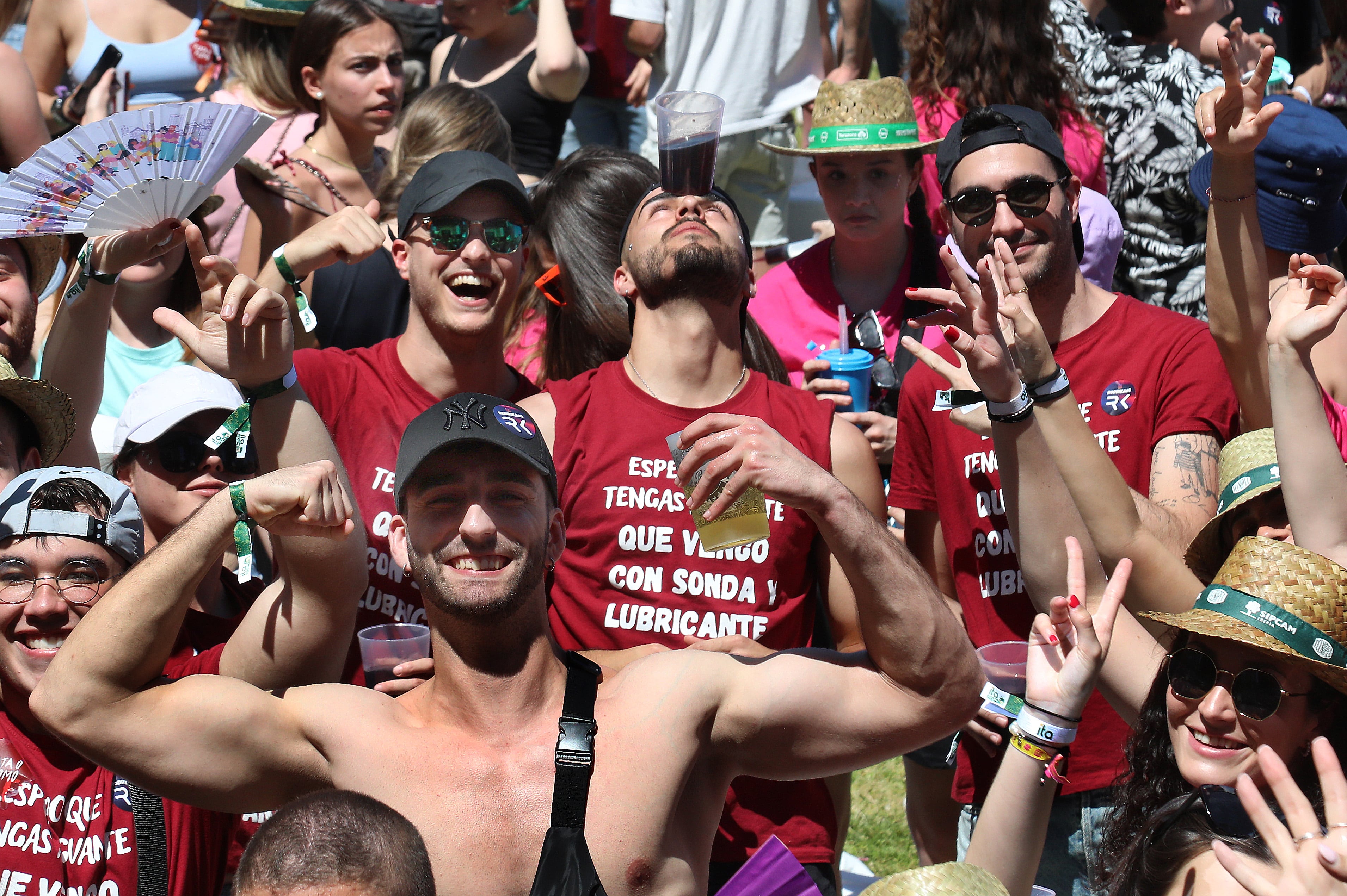 Miles de jvenes de la Comunidad se dan cita en el parque Ribera Sur de la capital palentina para celebrar la ITA, una de las fiestas universitarias más populares de la región