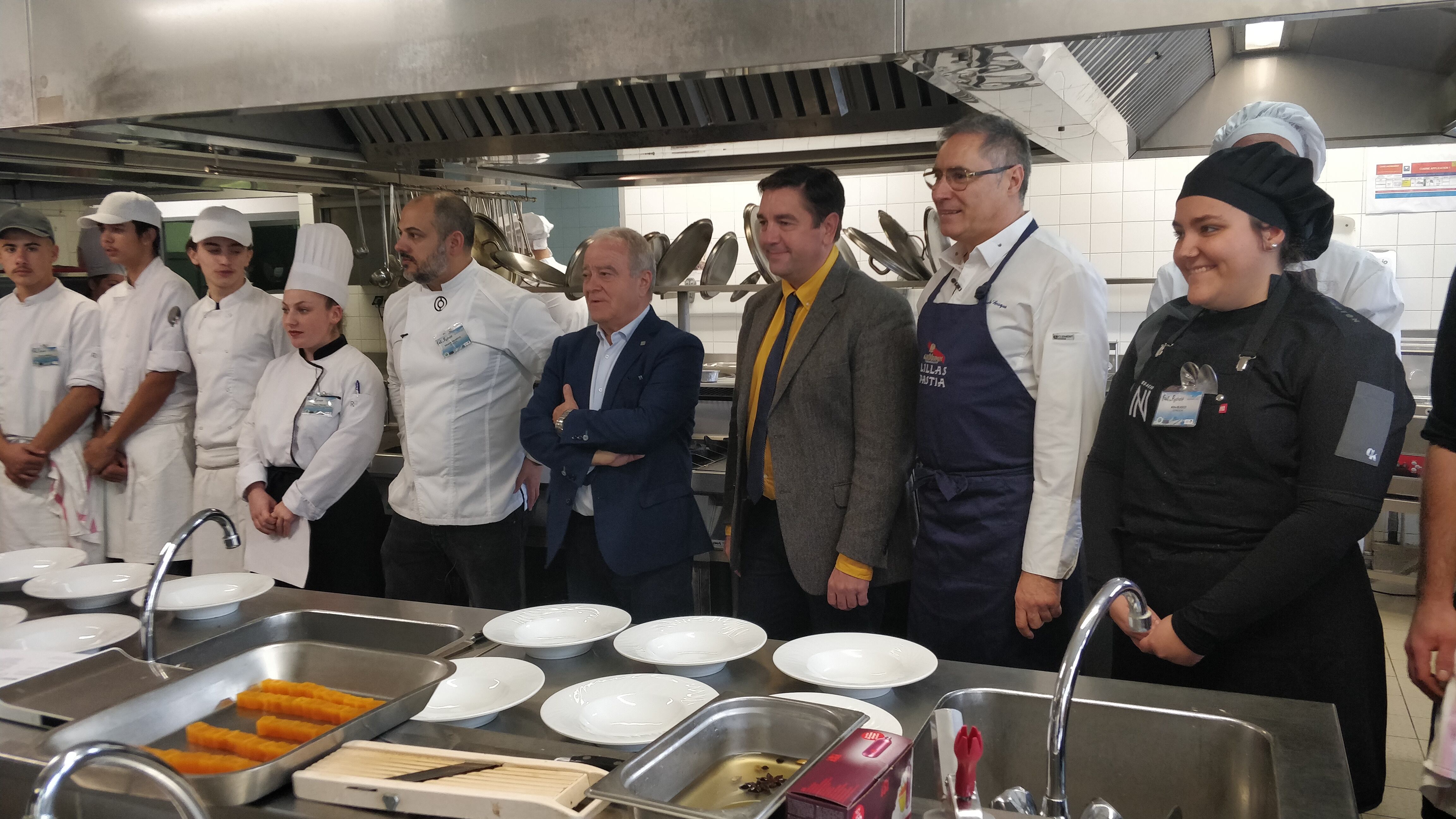 Miguel Gracia en cocinas del Lycee