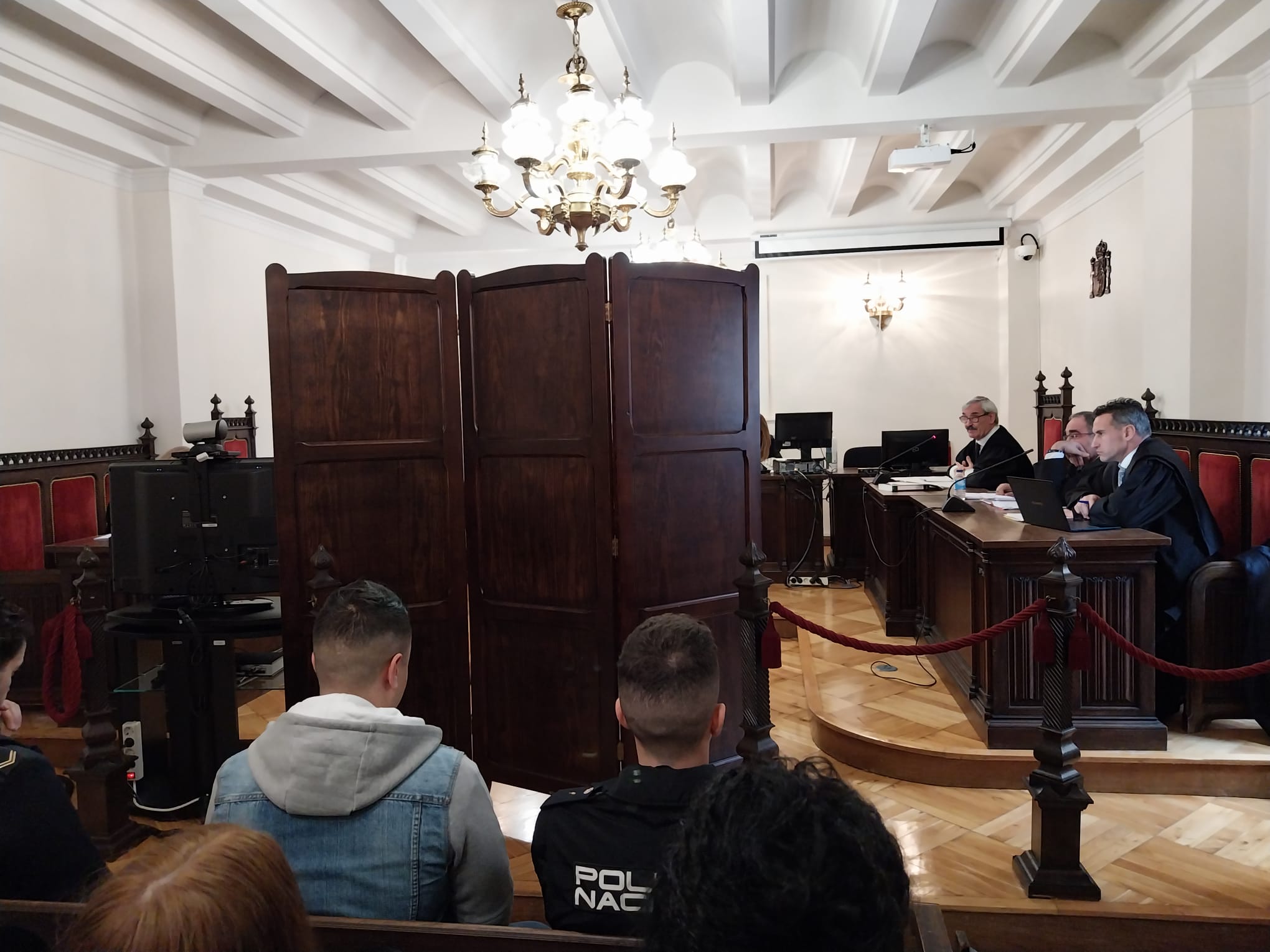 El acusado durante la declaración de un testigo en la Audiencia Provincial de Zamora