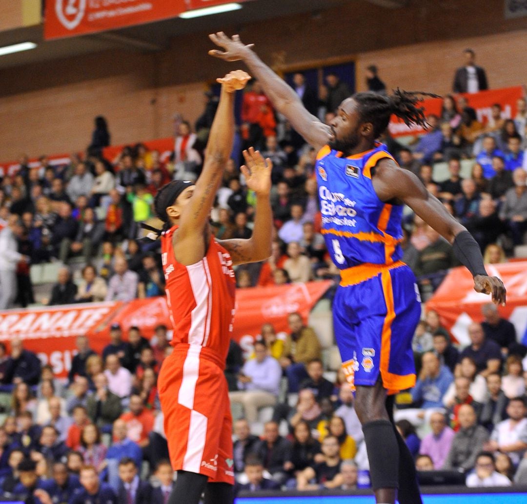 Fotografía correspondiente al partido de ida entre UCAM Murcia CB y Valencia Basket