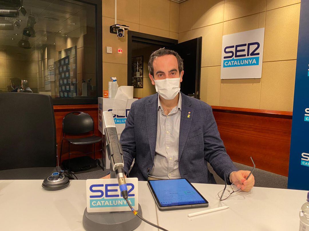 Marc Ramentol, en los estudios de Radio Barcelona