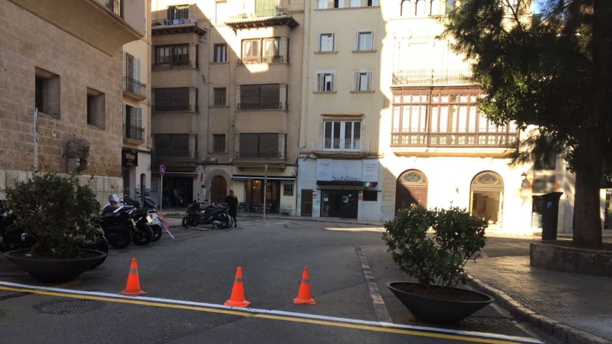 Se cierran al tráfico la calle Unió y la Plaça del Mercat