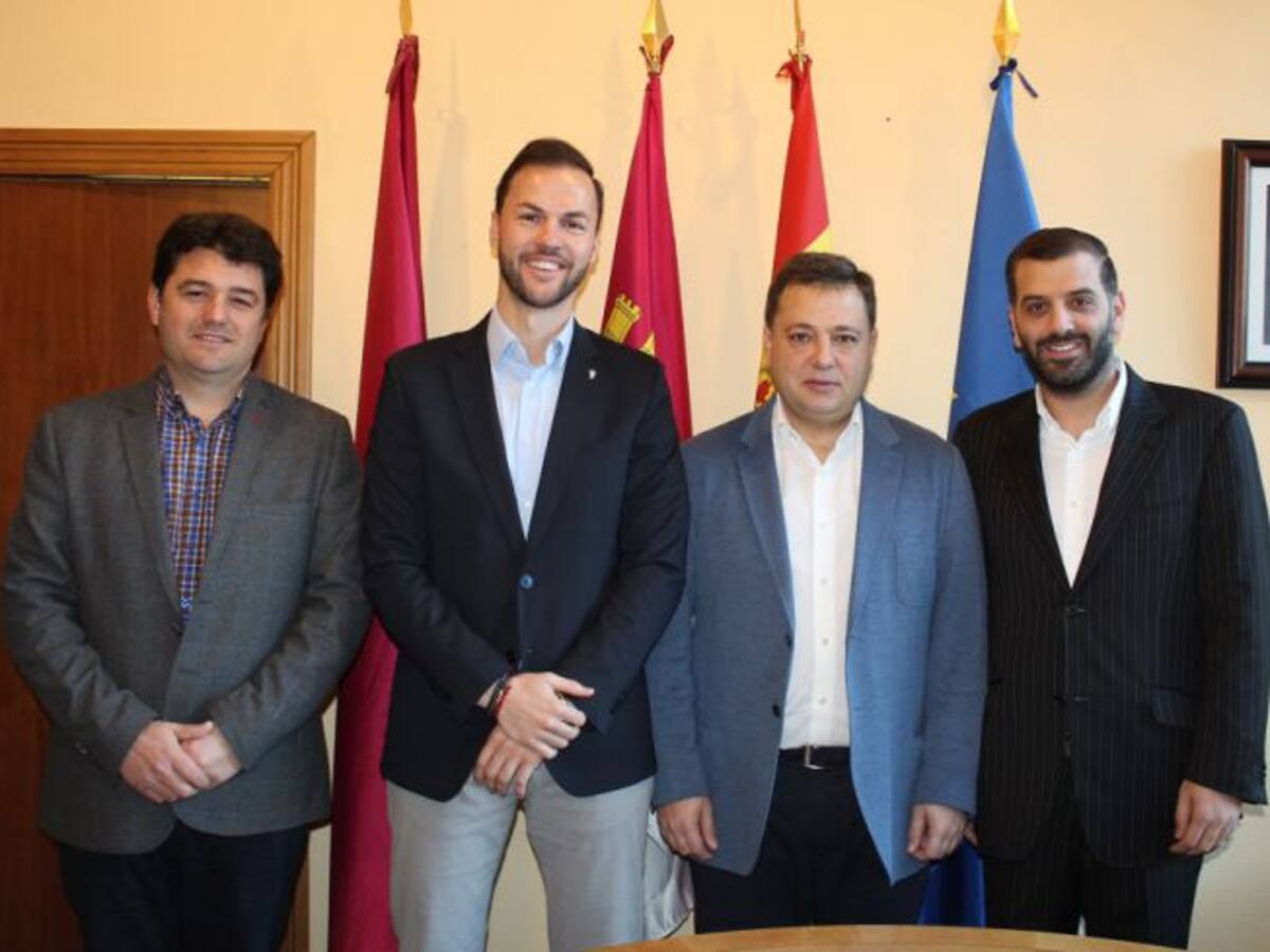 El presidente del Albacete se reúne con las autoridades