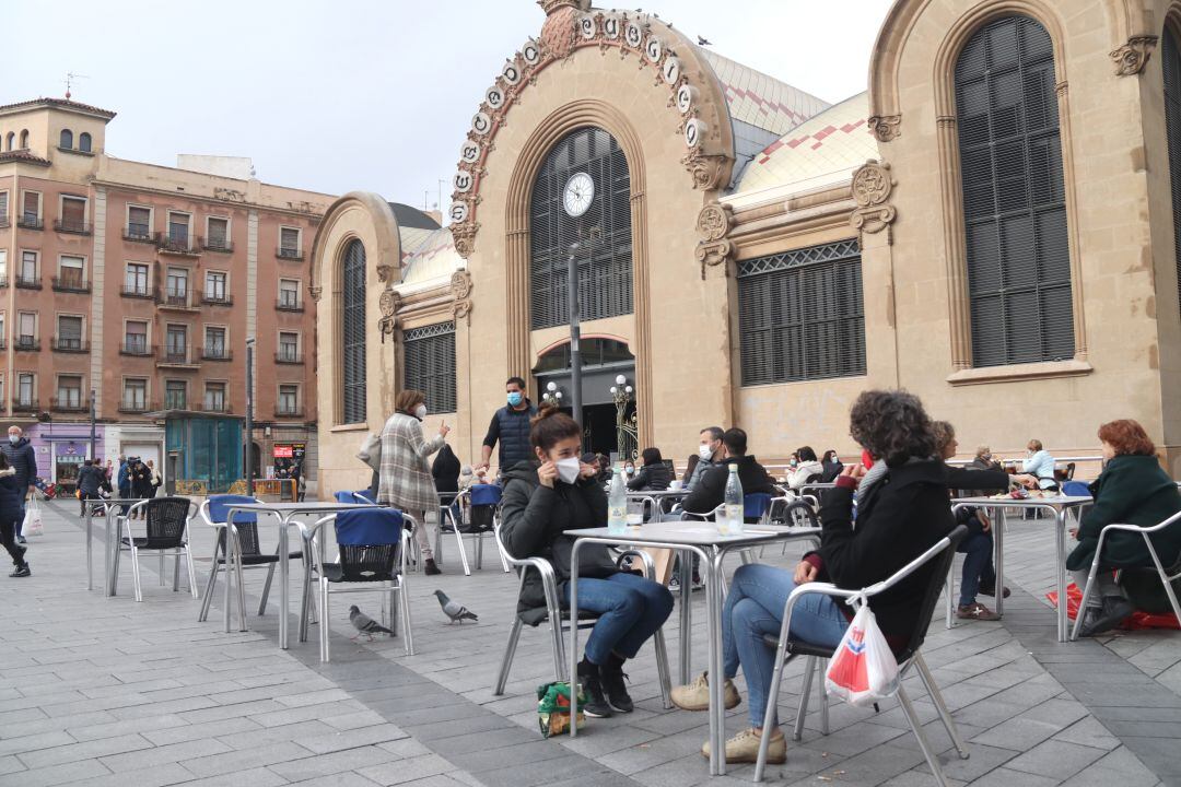 Una terrassa davant el Mercat Municipal de Tarragona