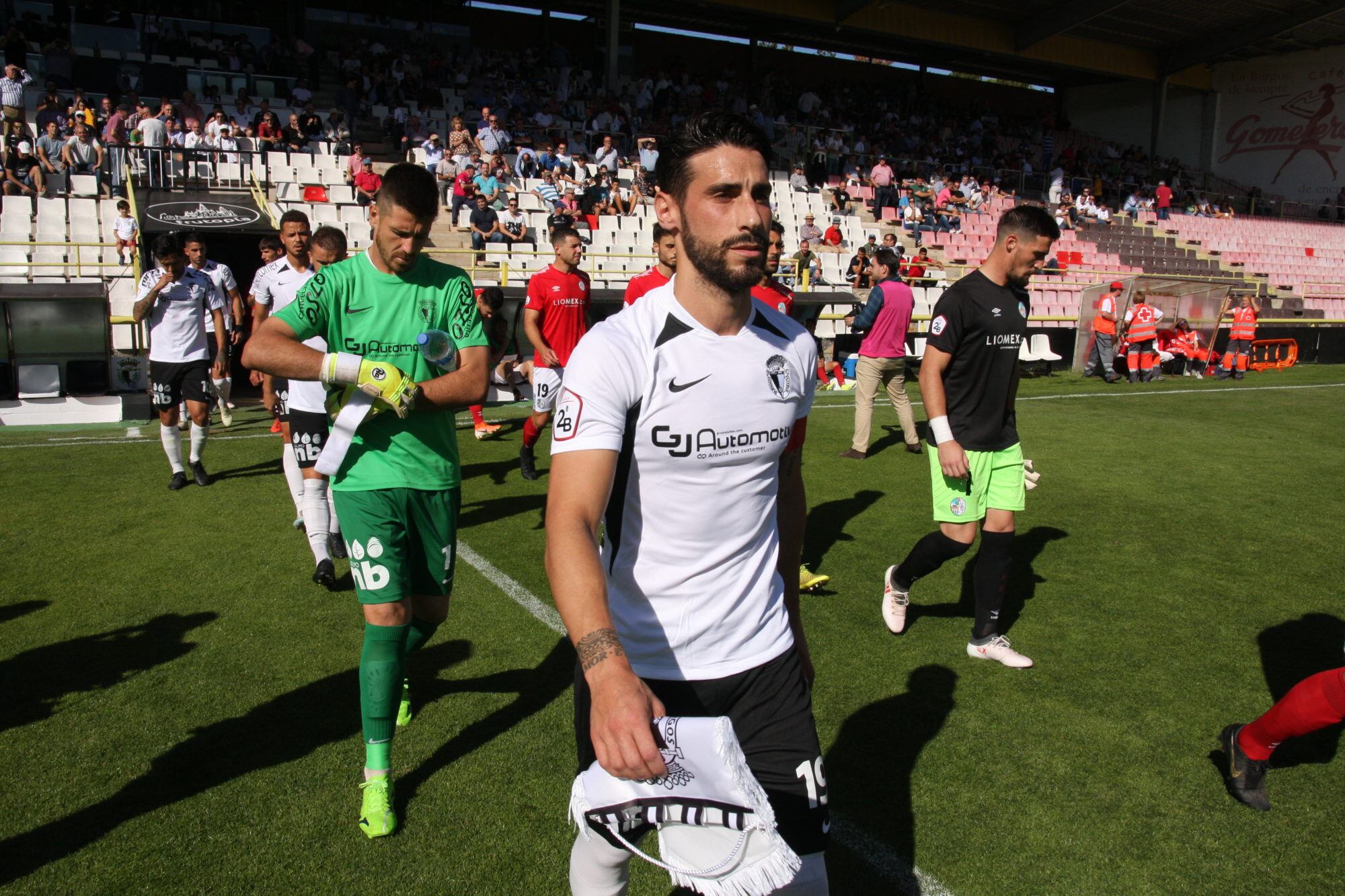 Andrés González, con la camiseta del Burgos CF