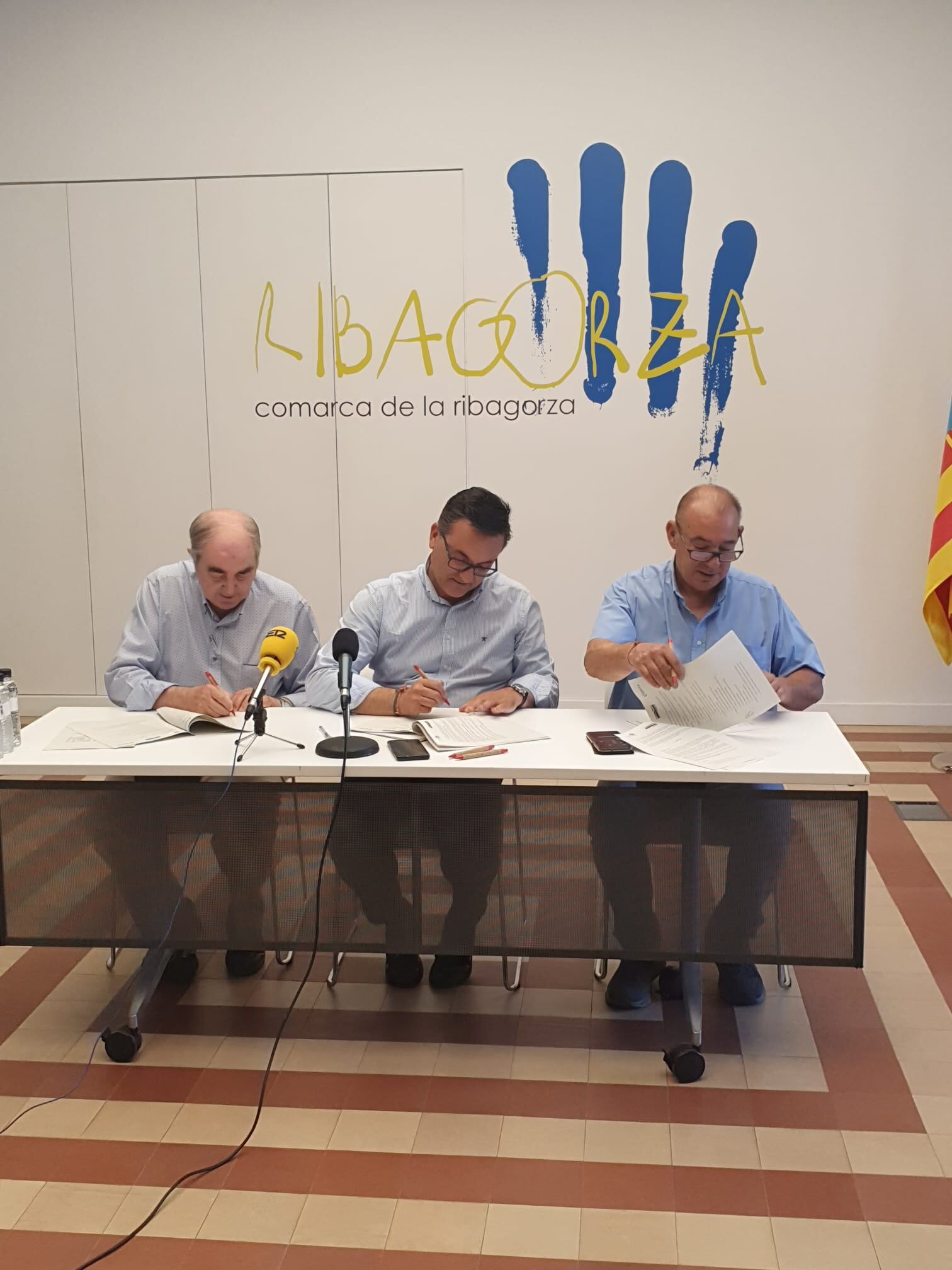 Firma del convenio de colaboración Comarca de Ribagorza