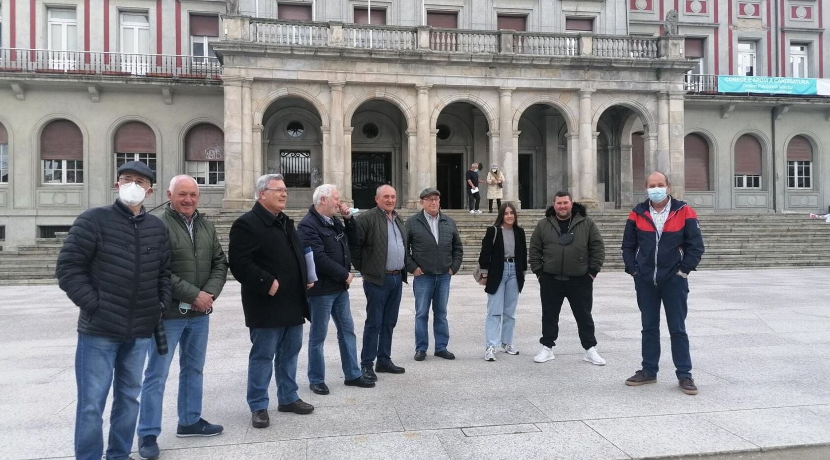 Representantes vecinales, este viernes en la plaza de Armas