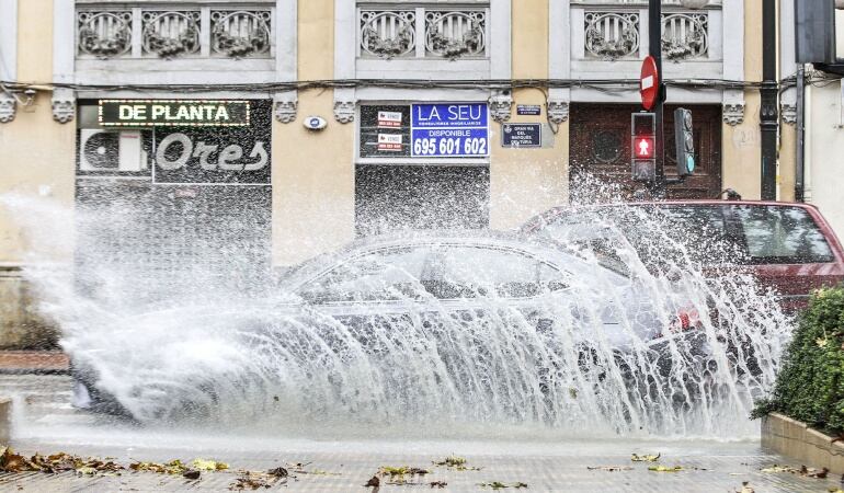 Imagen tomada este mediodía en la avenida Gran Vía Marqués del Turia de Valencia