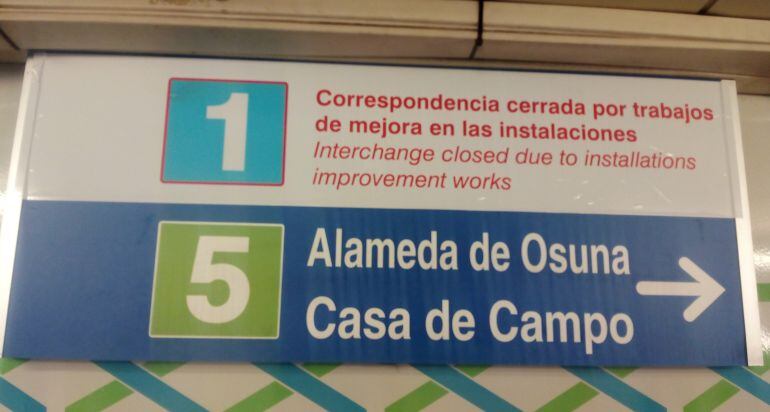 Cartel informativo en el Metro de Gran Vía.