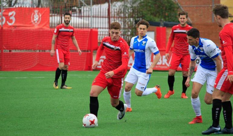 Imagen del duelo entre el C. Atlético de Pinto y el C.D. Leganés &#039;B&#039; disputado en el Amelia del Castillo.