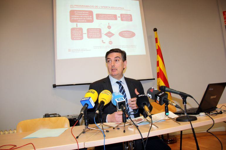 Miquel Àngel Cullerés, en un moment de la roda de premsa de la preinscripció escolar d&#039;aquest dijous 17 de març
