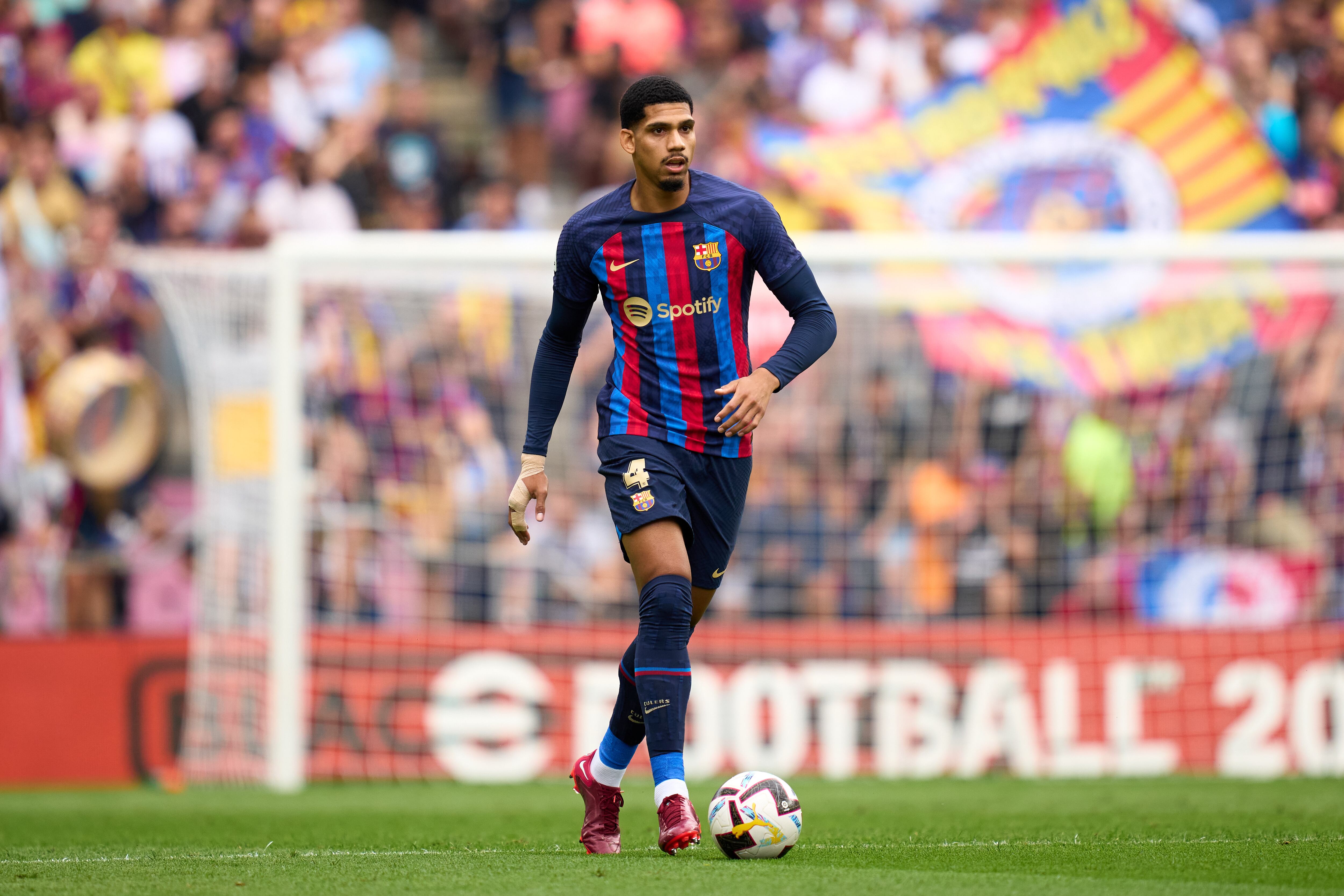 Ronald Araujo, en un partido con el FC Barcelona