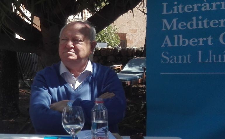 El exministro socialista ve bien la moción de censura presentada por el PSOE.