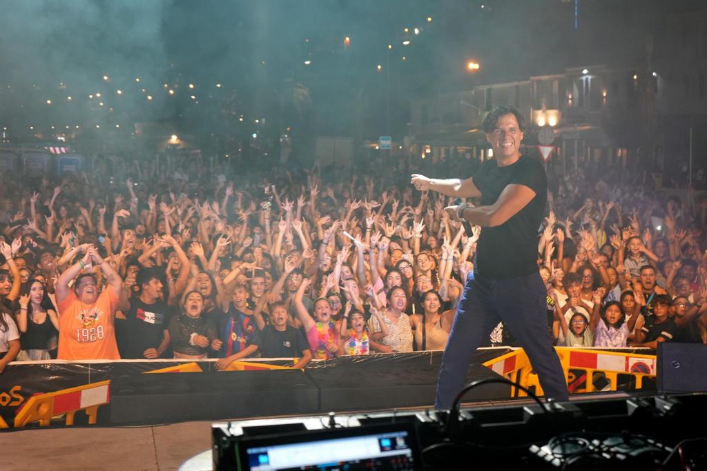 Saúl Cueto va ser el primer Dj de la sessió al port.