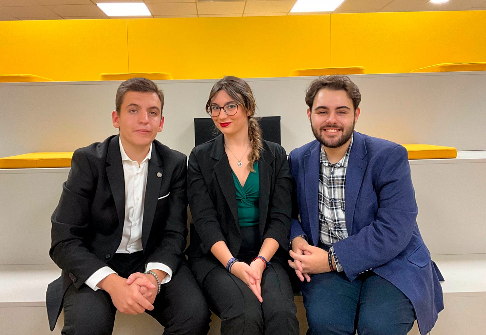 Los alumnos de la UJA José Miguel Cueto, Lucía Troyano y Francisco Javier Pérez