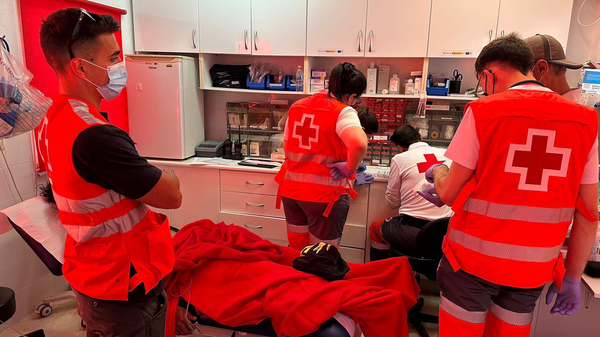 “Lo más importante es que sientan que ya están a salvo”: así es la respuesta de Cruz Roja en Cartagena ante la llegada de pateras