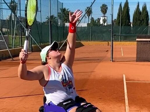 Laura Sambruno durante un partido de tenis