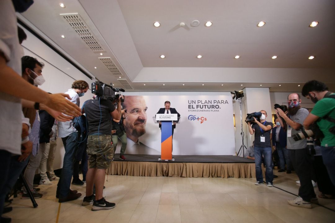 El candidato a lehendakari por la coalición Partido Popular y Ciudadanos, Carlos Iturgaiz