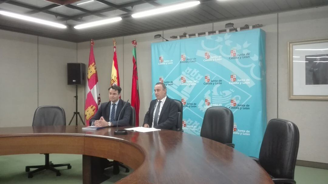 Francisco Montes Villameriel y Casto López Cañibano durante su comparecencia en al Delegación Territorial de la Junta de Castilla y León