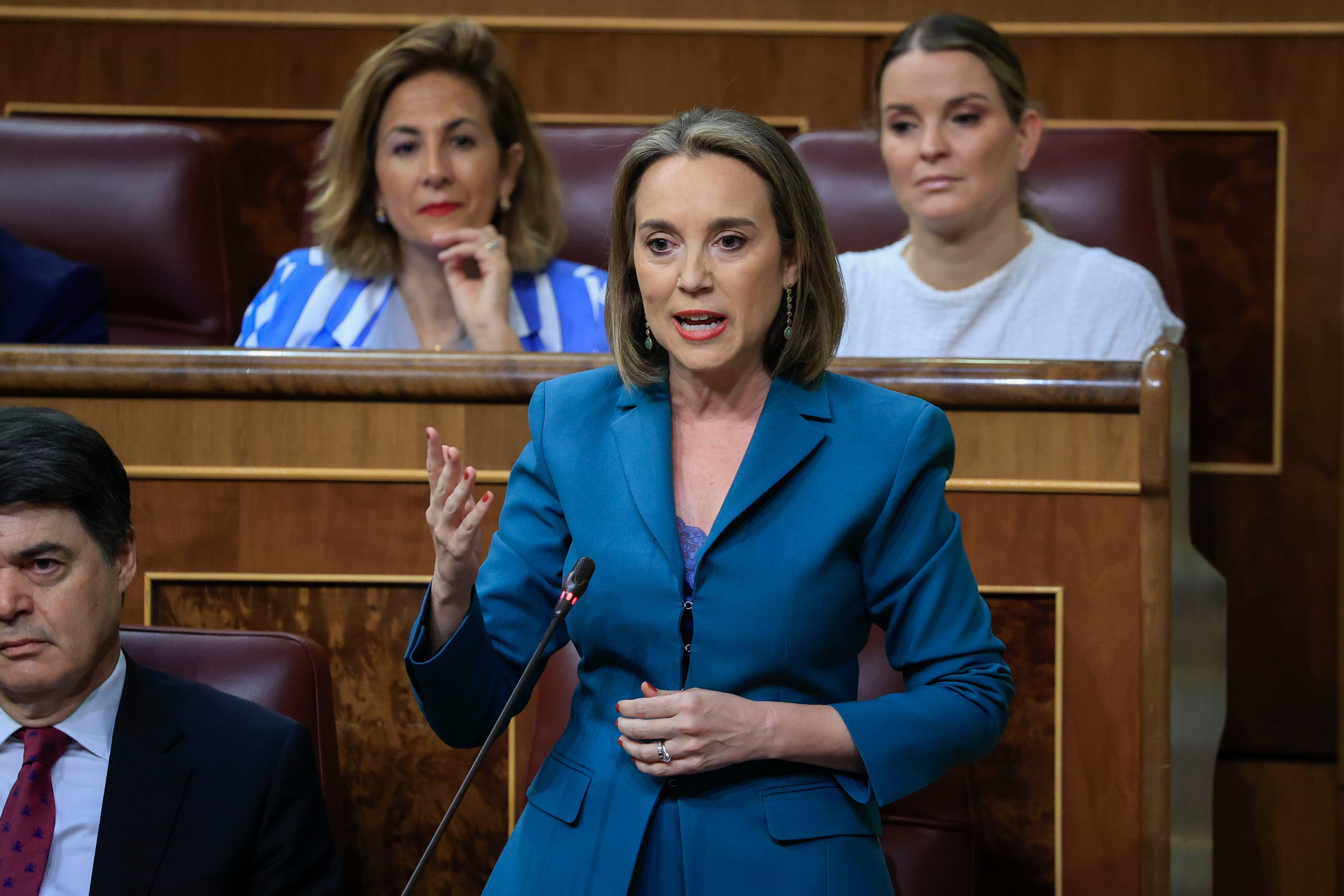 MADRID, 26/04/2023.- La portavoz del Partido Popular en el Congreso, Cuca Gamarra, interviene durante la sesión de control celebrada, este miércoles, en el Congreso de los Diputados en Madrid. EFE/ Zipi