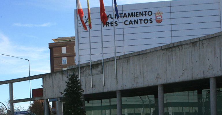 Fachada del edificio consistorial de Tres Cantos