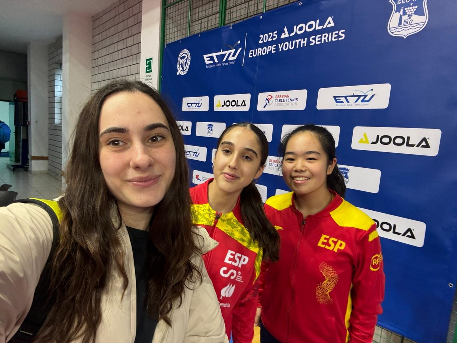 Claudia Caragea, Carmen Gómez y Ana Chen en el Open de Serbia.