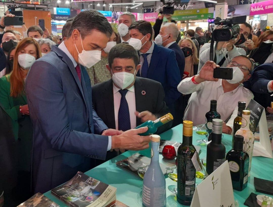 El presidente del gobierno ha visitado el stand de la Diputación de Jaén en FITUR