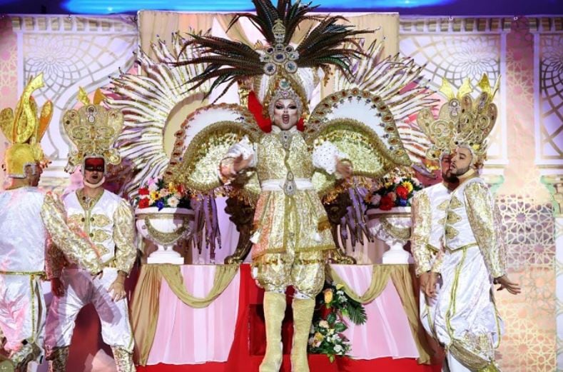 Drag Avalon en el escenario del Carnaval de Arrecife 2024.