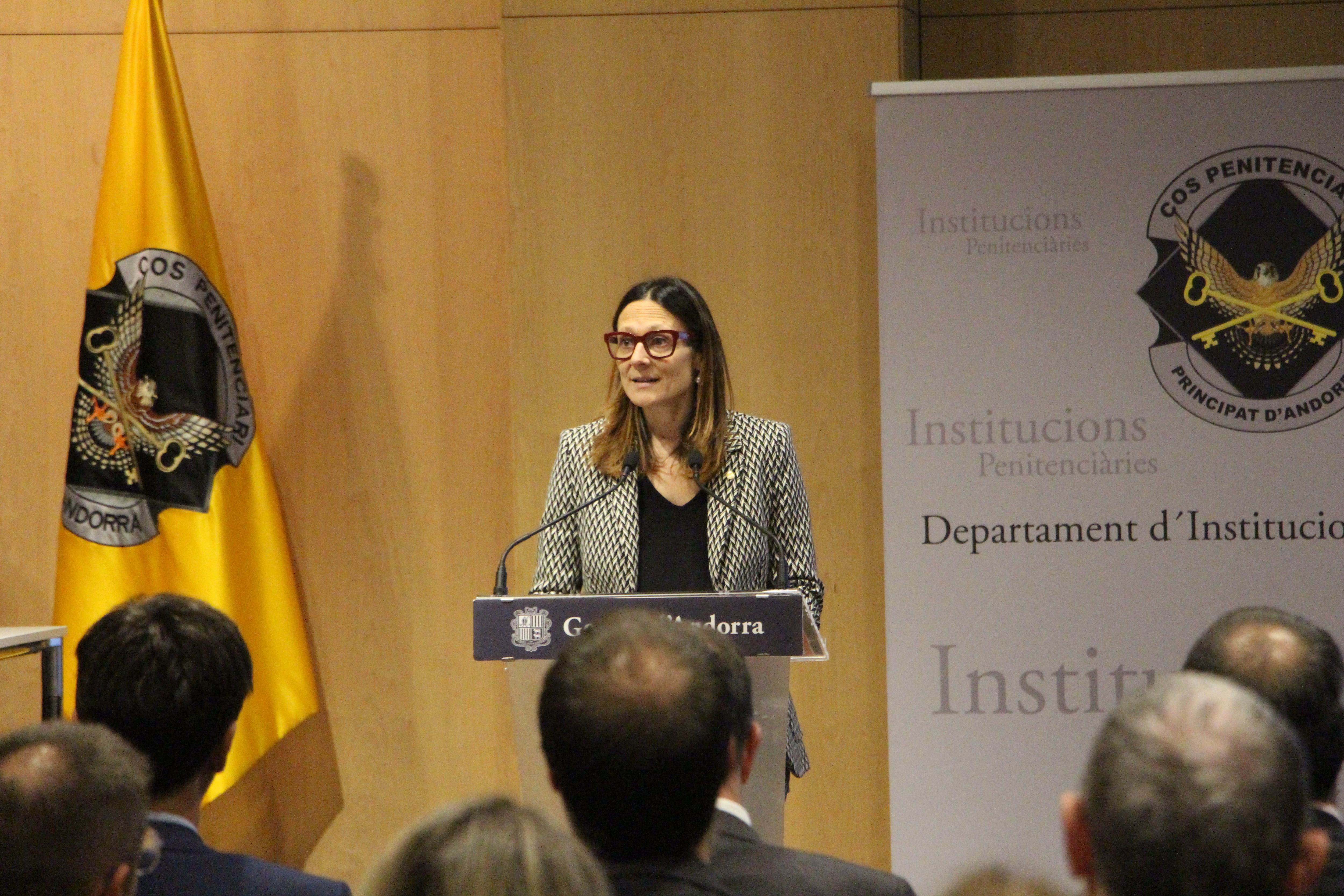 La ministra de Justícia i Interior, Ester Molné, durant el seu discurs amb motiu de la patrona del cost d&#039;agents penitenciaris.