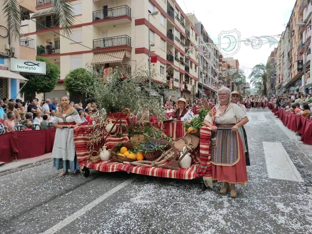 Los labradores de Beneixama participaron en el boato de la entrada de Ontinyent