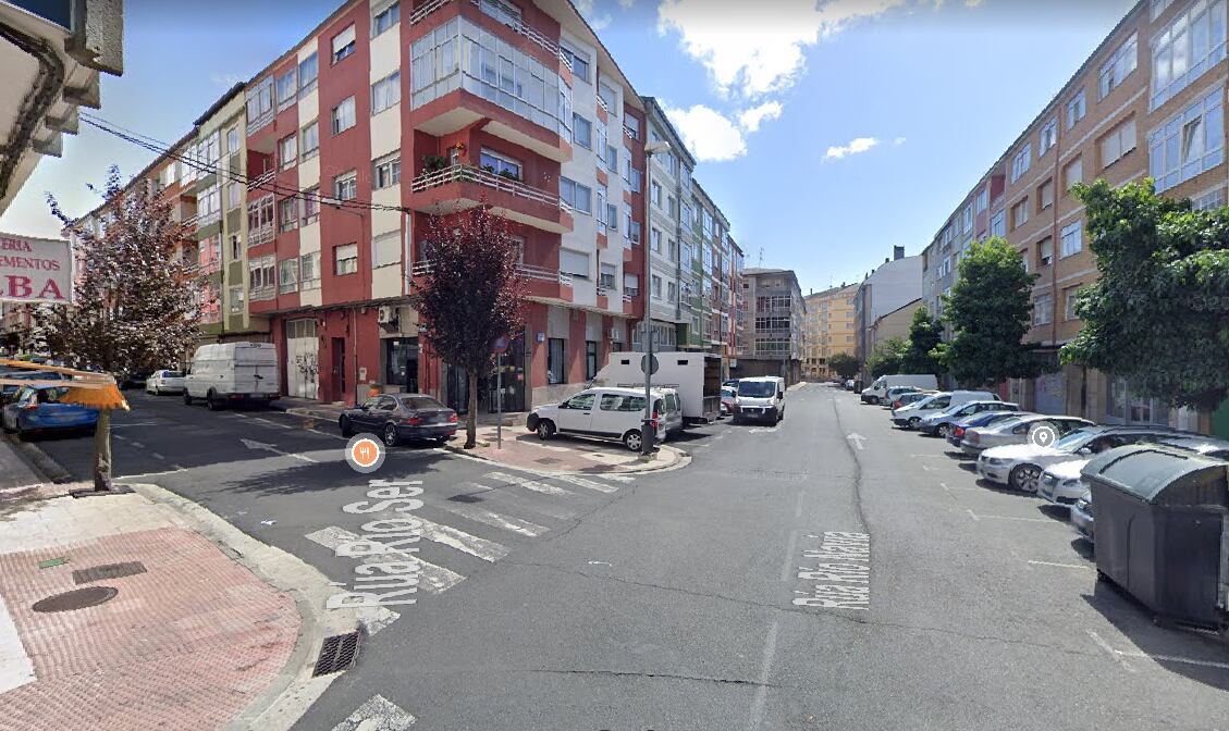 Cruce entre las calles Río Navia y Río Ser en Lugo