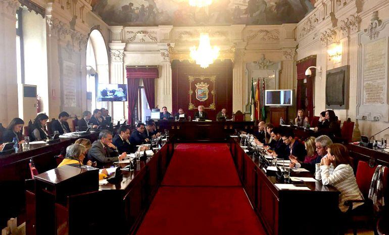 Pleno extraordinario para aprobar los presupuestos de 2016 en el ayuntamiento de Málaga