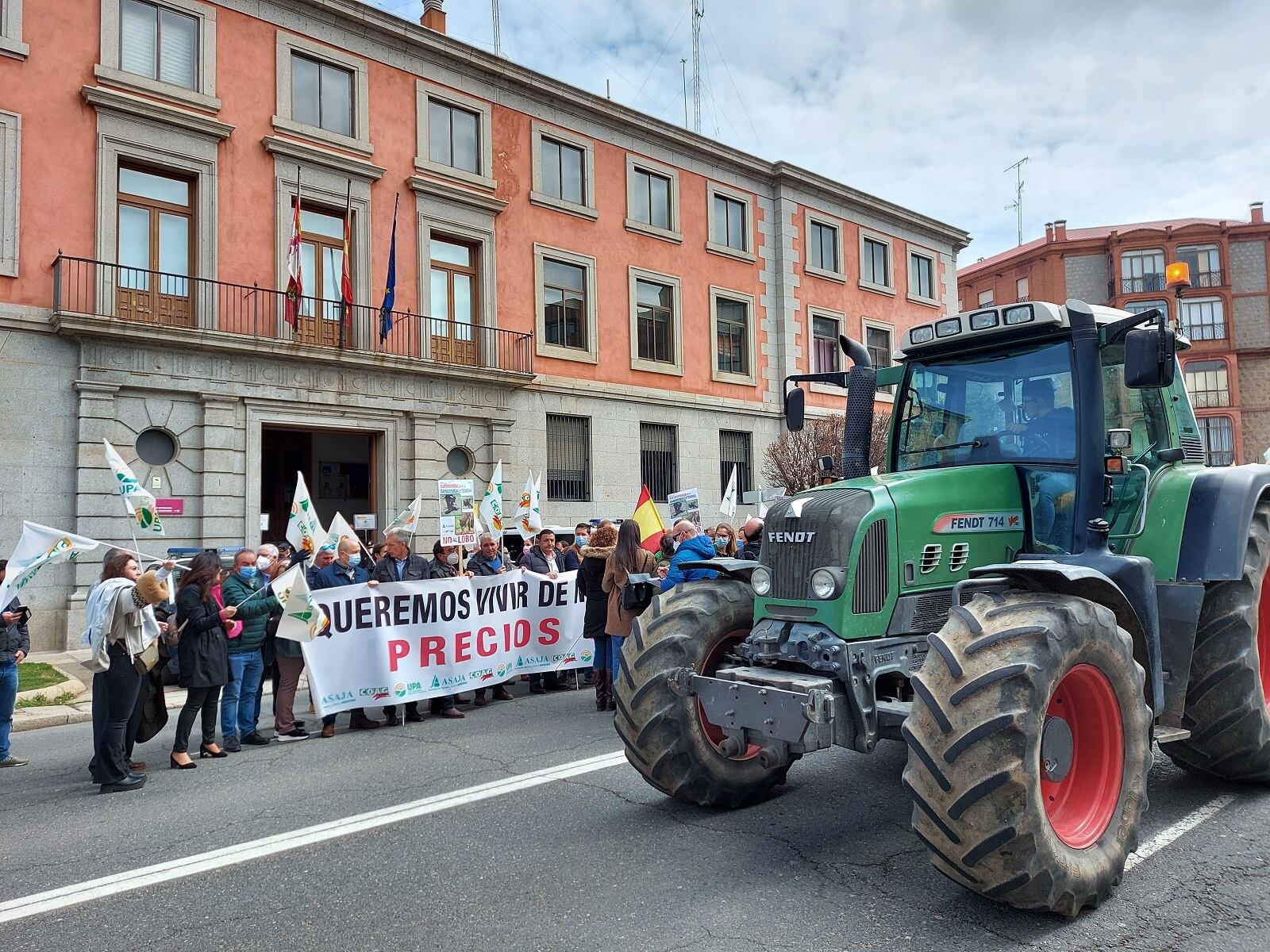 La manifestación se detuvo ante las puertas de la Subdelegación del Gobierno