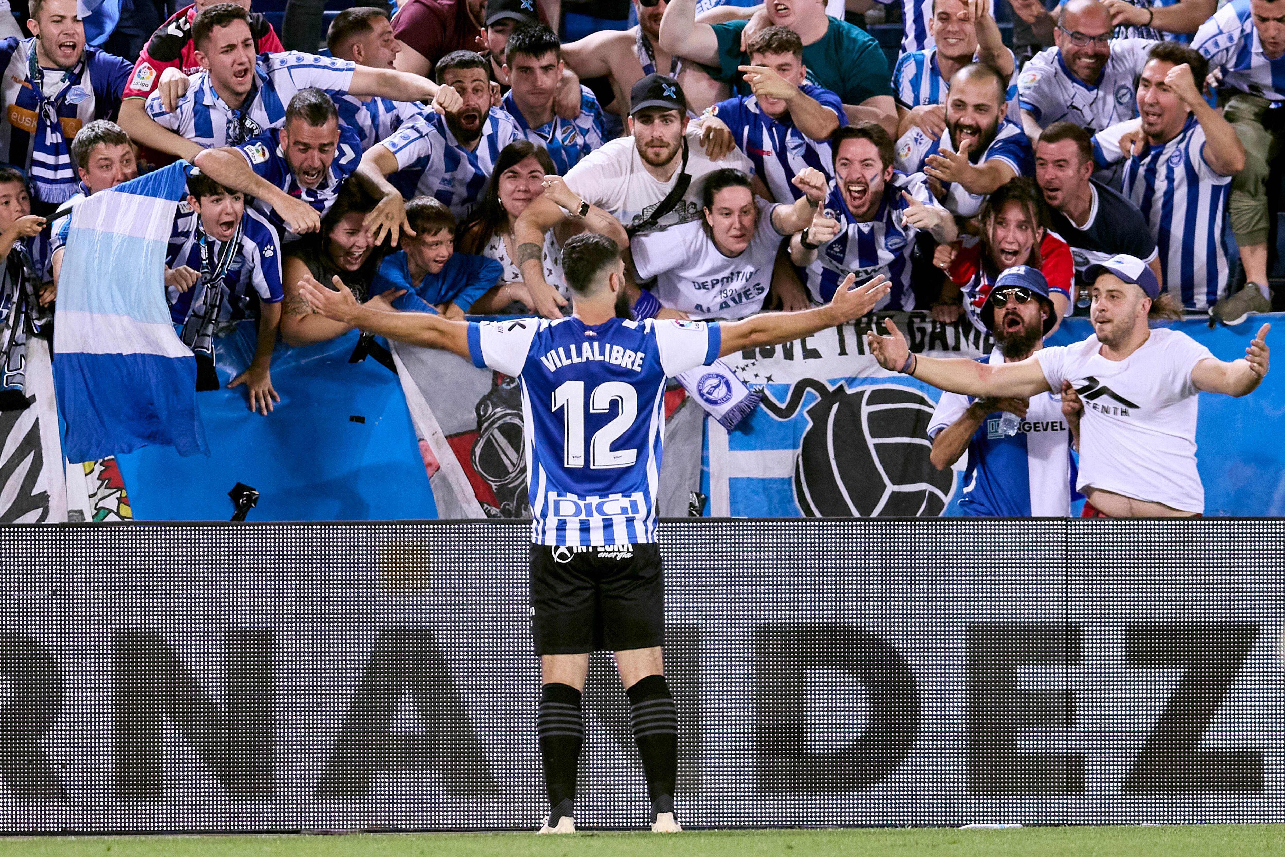 Asier Villalibre puso el 2-0 en el partido de vuelta de la semifinal del playoff de ascenso de LaLiga SmartBank entre Deportivo Alavés y SD Eibar