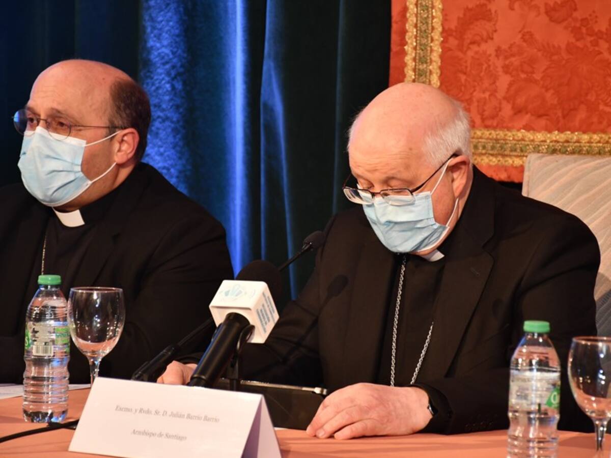 El arzobispo de Santiago pide perdón a las víctimas