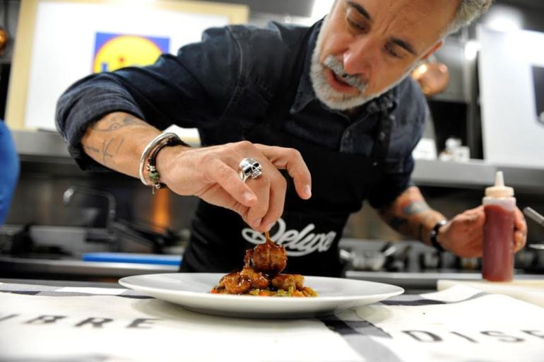 Sergi Arola colabora con supermercados y asesora restaurantes por todo el mundo.