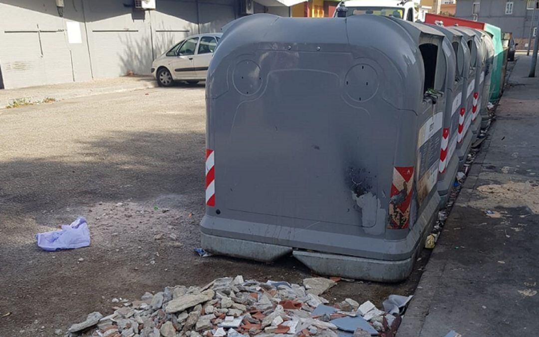 Un contenedor de basura en La Línea.